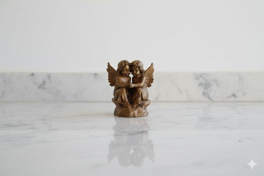 Figura decorativa de Ángeles de la Amistad – Escultura en tono bronce