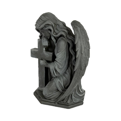 Ángel arrodillado con cruz · Figura decorativa efecto hierro (14 cm)