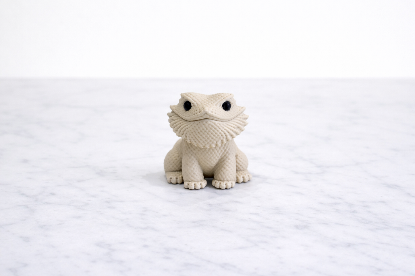Cute Bearded Dragon Figurine – Textured Knit-Style Reptile Sculpture