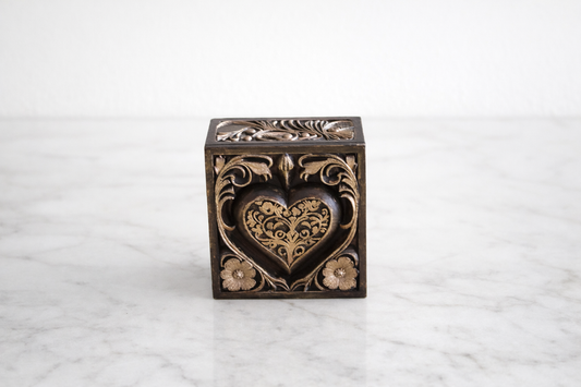 Hand-Painted Ornate Heart Keepsake Box – Vintage Decorative Storage