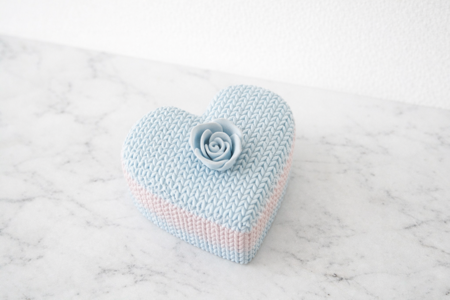 Heart-Shaped Knitted Look Trinket Box – Pastel Decorative Storage