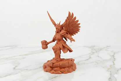 Guerrera Alada con martillo (12 cm)