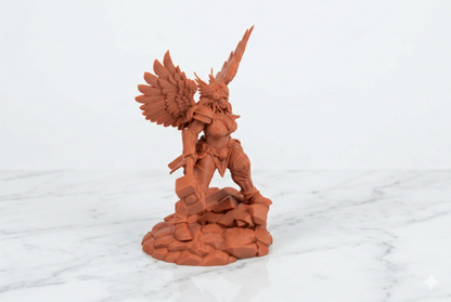 Guerrera Alada con martillo (12 cm)