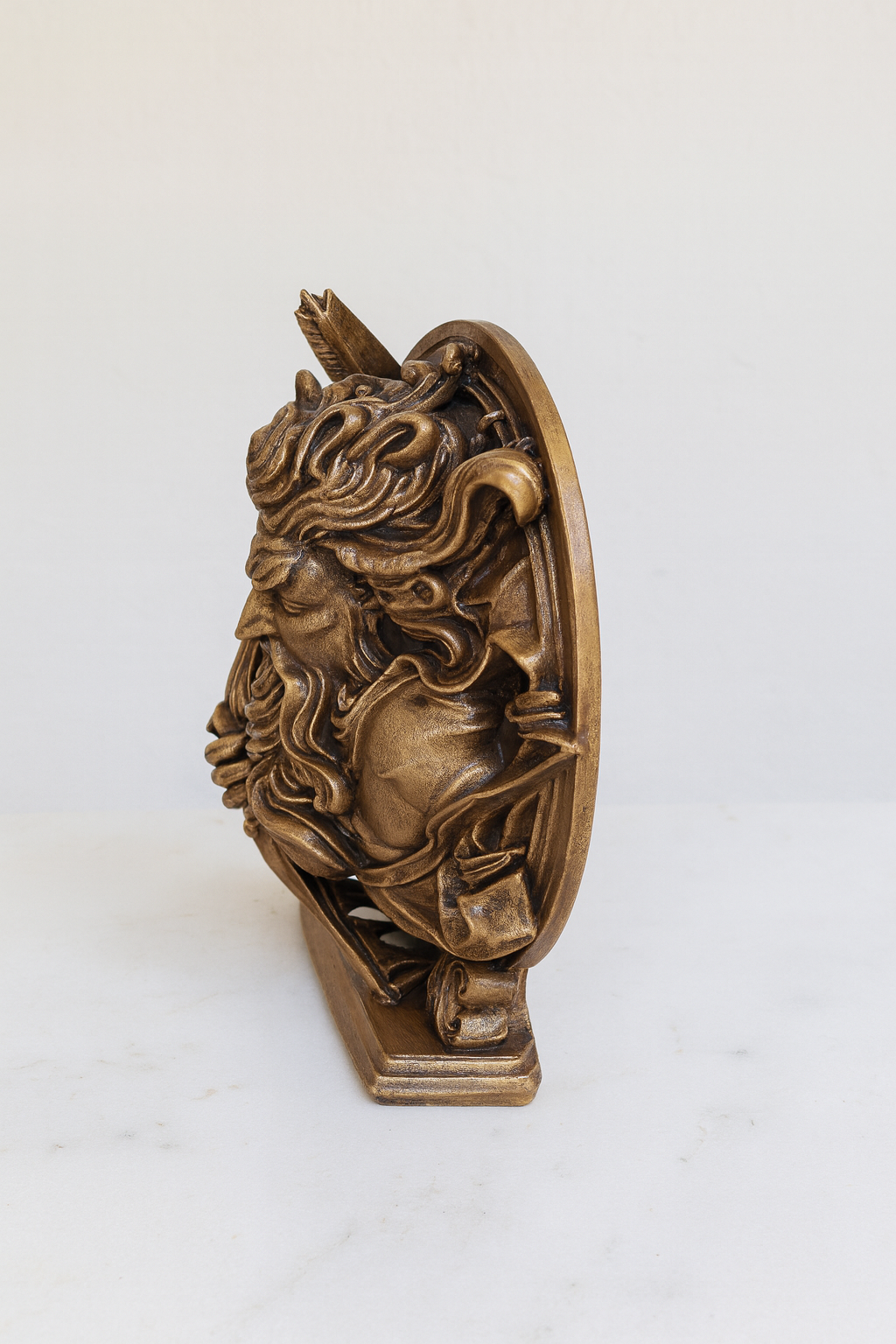 Hand-Painted Sagittarius Warrior Figurine – Mythological Decorative Sculpture