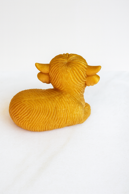 Mustard Highland Cow Figurine – Decorative Animal Sculpture for Home & Gifts