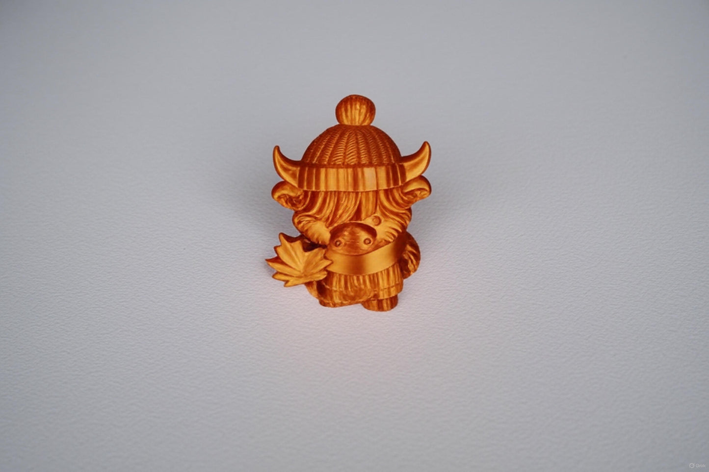 Two-Tone Orange & Pink Highland Cow Figurine – Shiny Autumn Decorative Sculpture