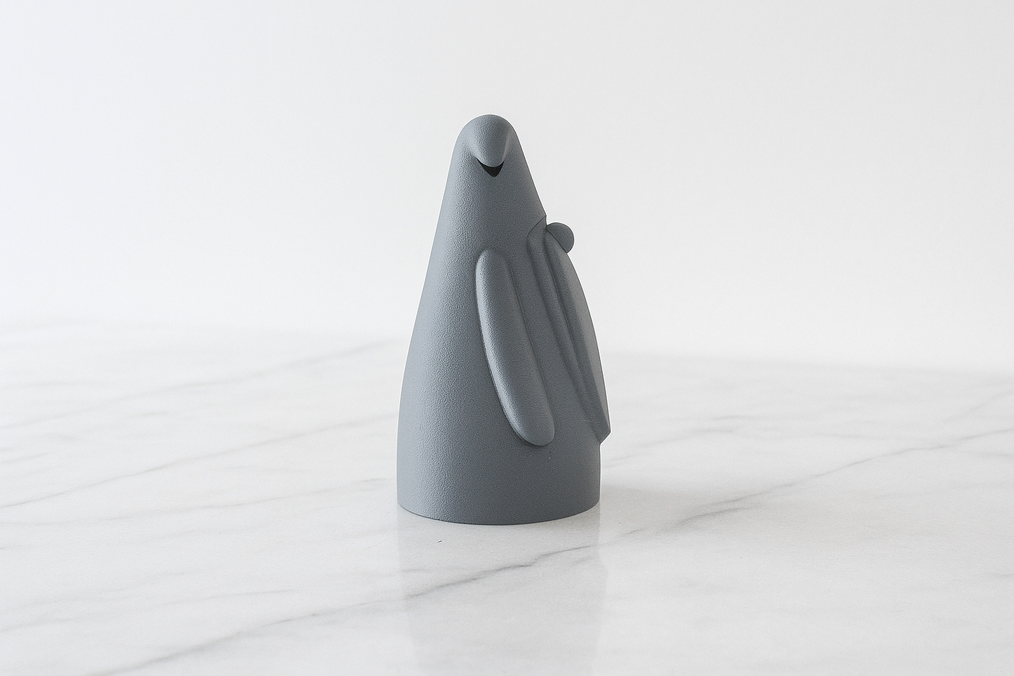 Figura minimalista de Papá Noel gris: decoración navideña nórdica moderna